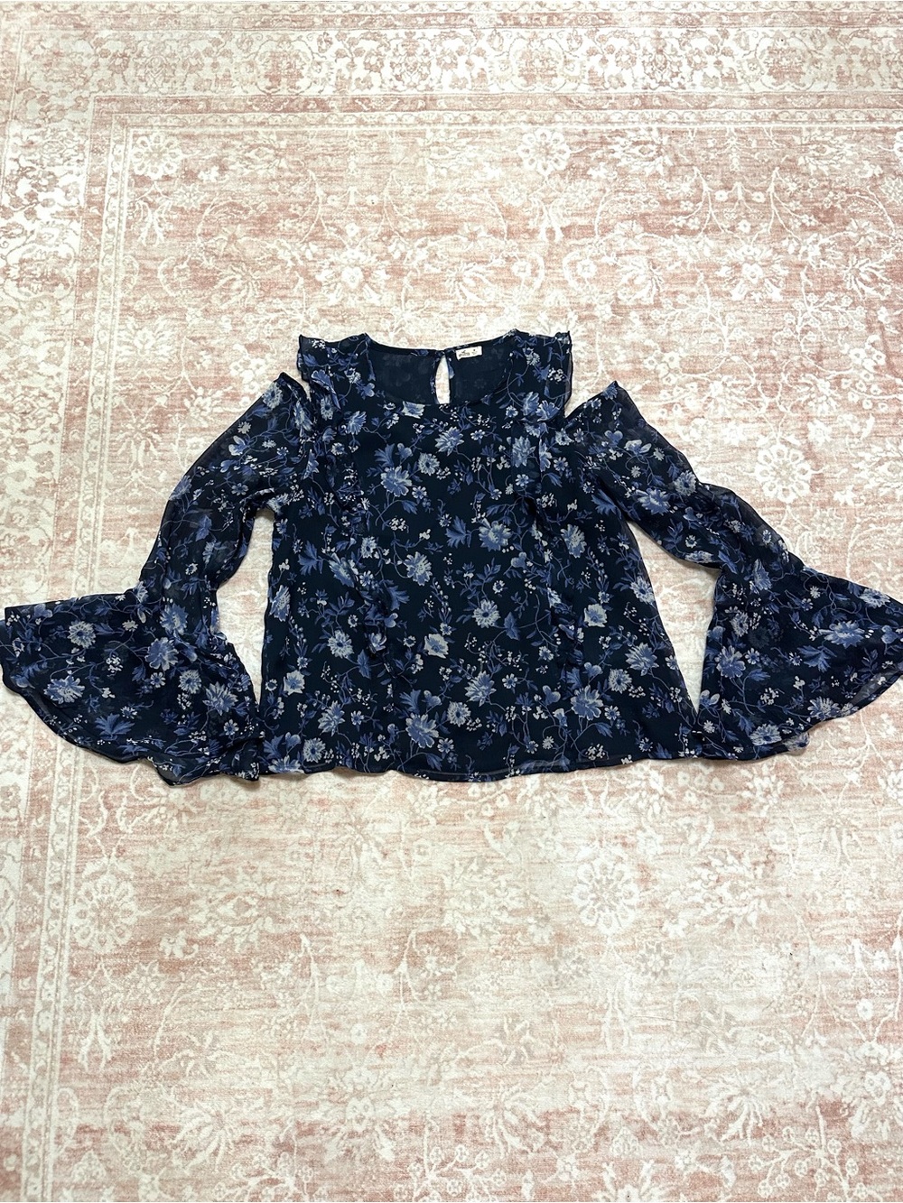 Hollister 🦋 Chiffon Shoulder Slit Ruffled Top - Picture 2 of 12